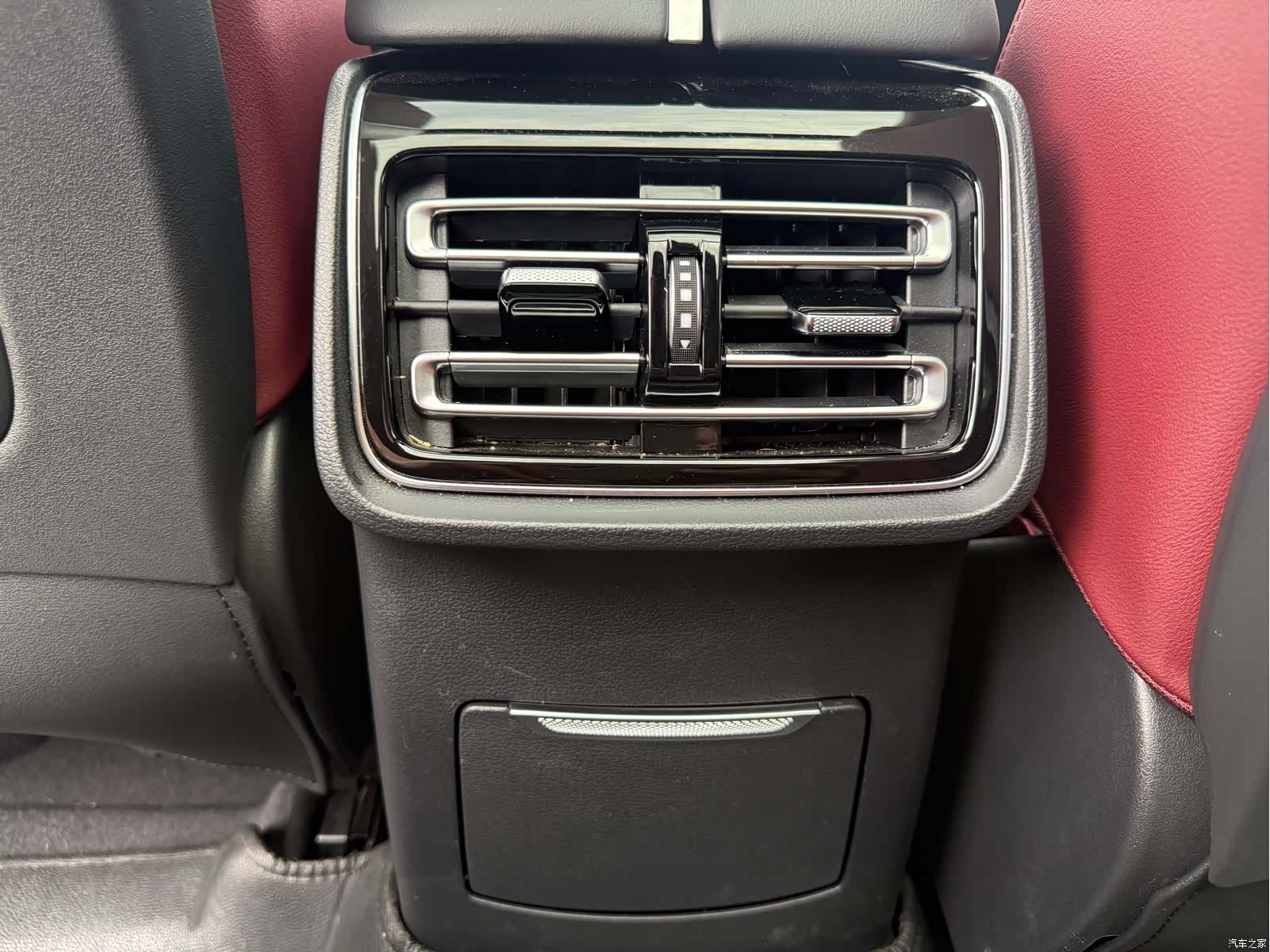 Hongqi HS5, 2025 13
