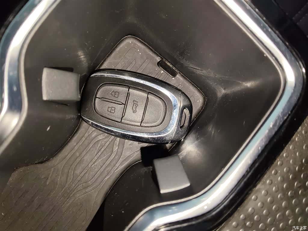 Maxus D60, 2019 16