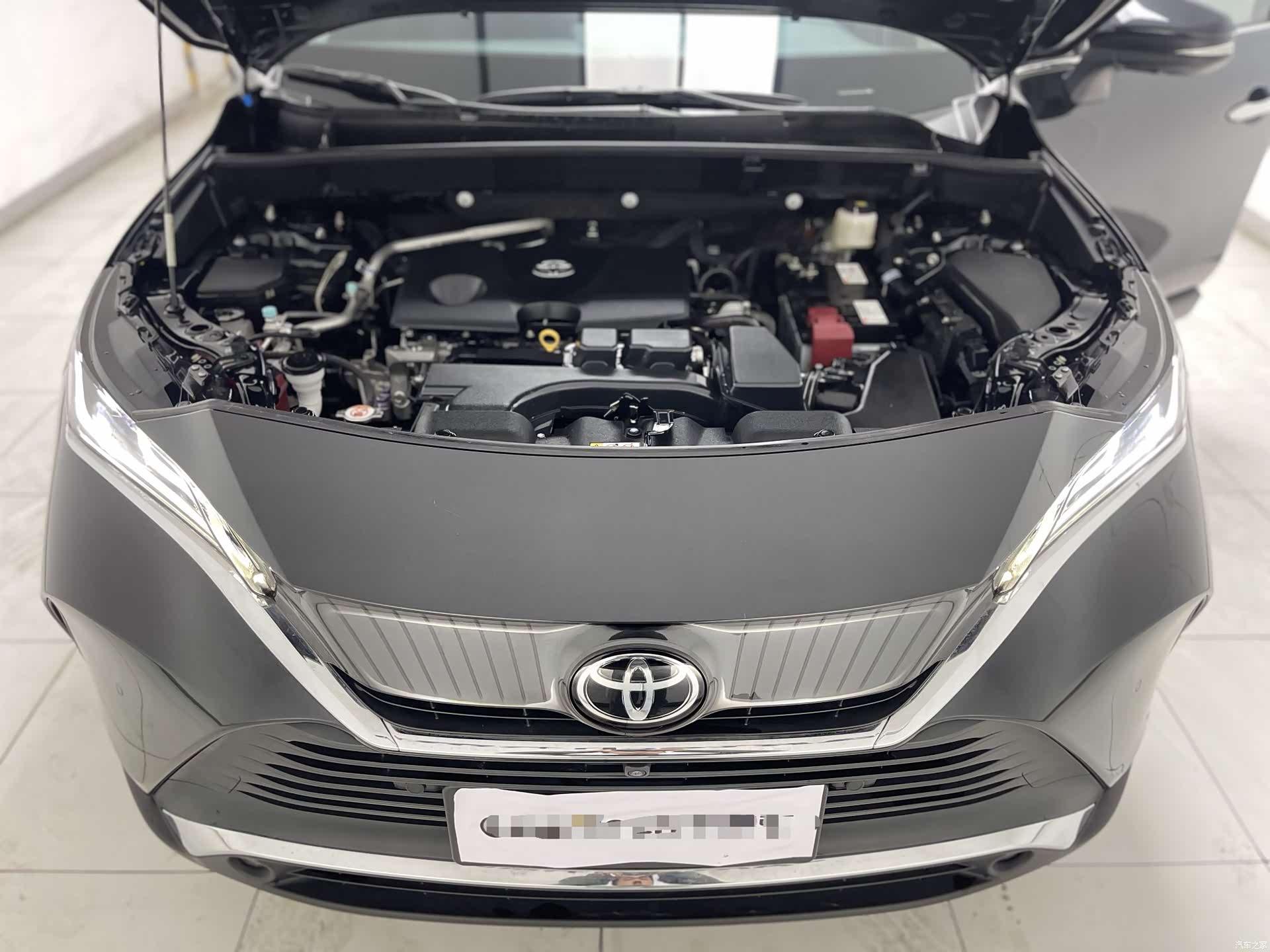 Toyota Harrier, 2023 все фото