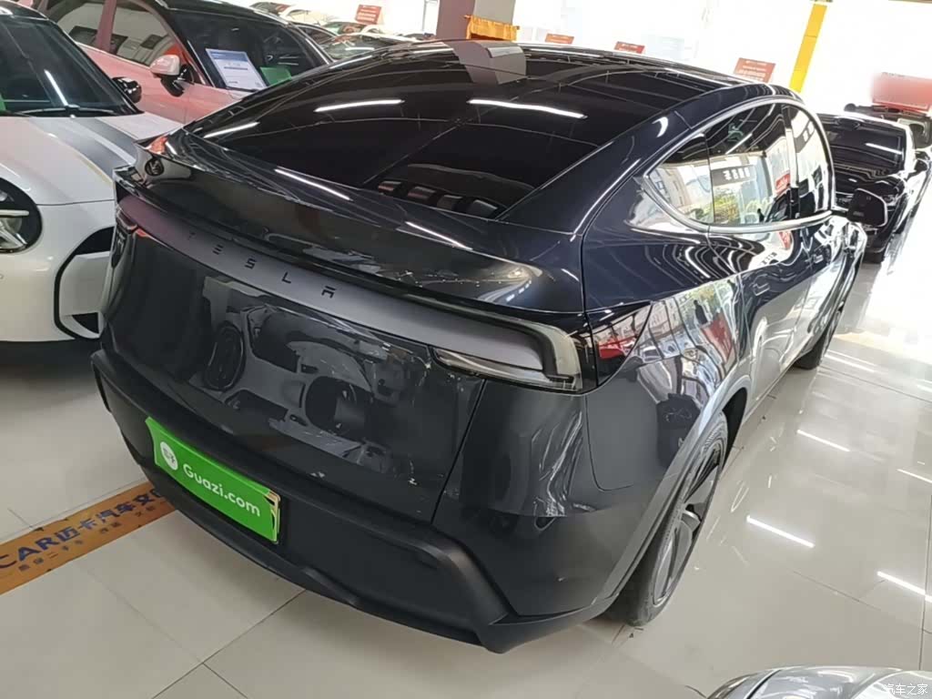 Tesla Model Y, 2025 7