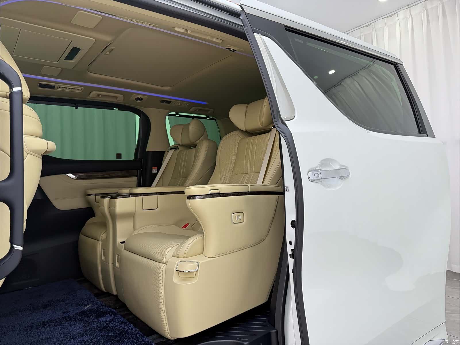 Toyota Vellfire, 2023 6