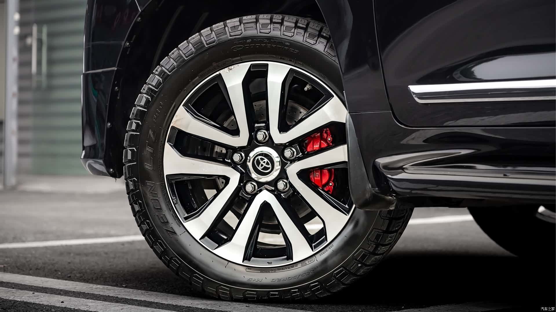 Toyota Land Cruiser, 2019 все фото