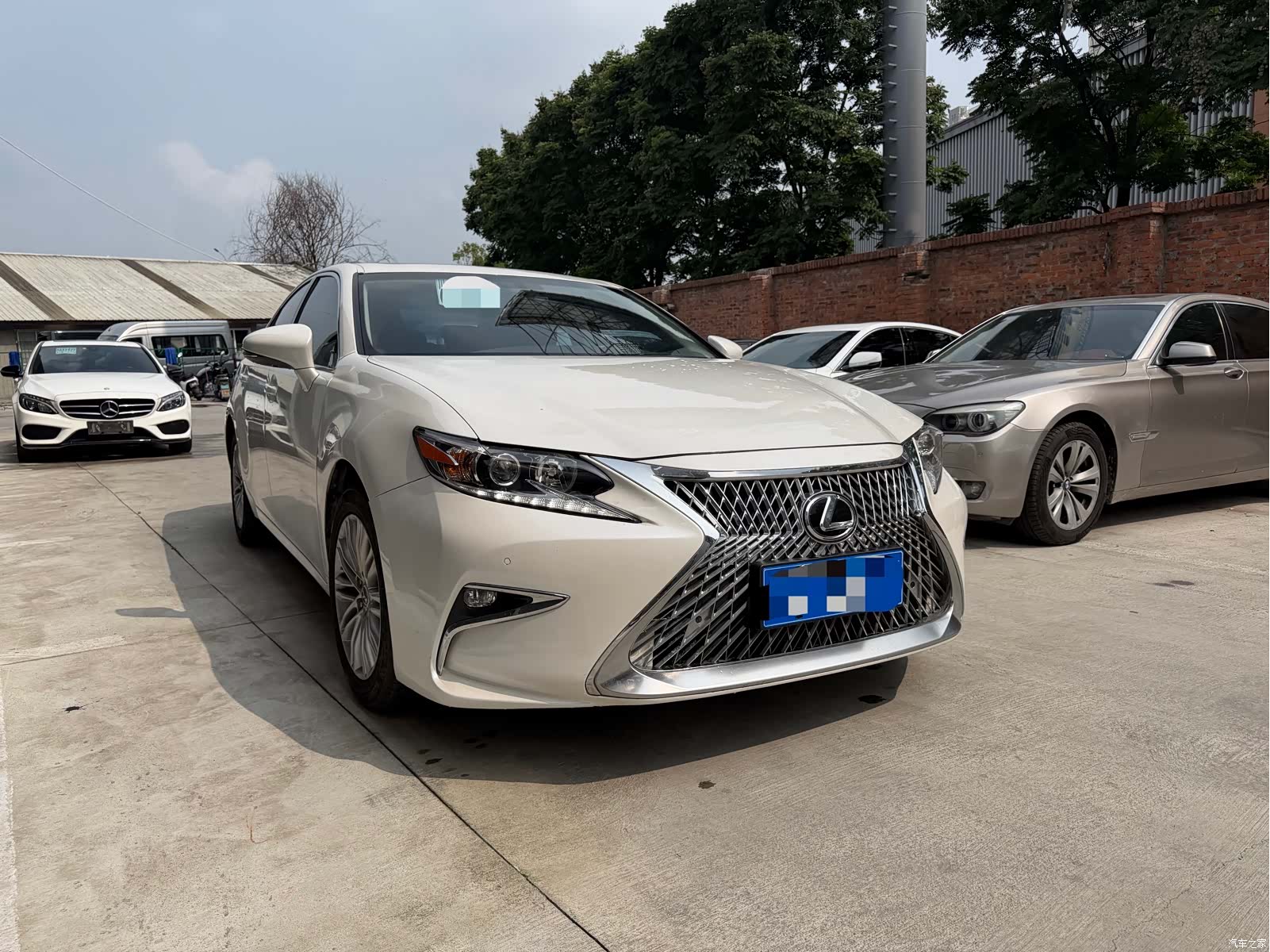 Lexus ES, 2015 3