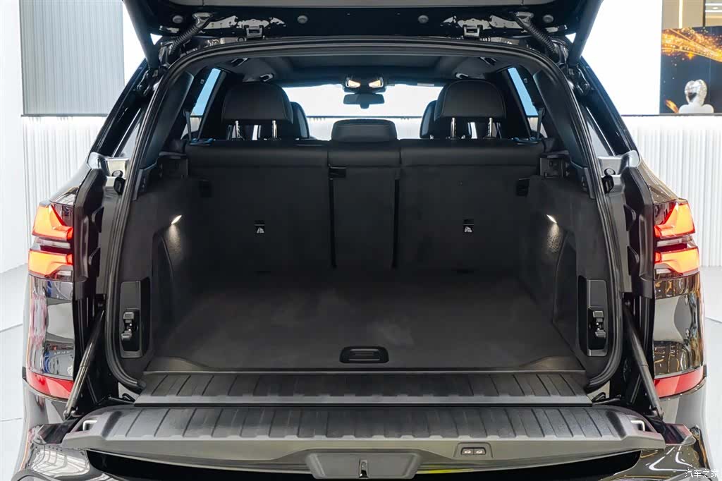 BMW X5, 2025 10