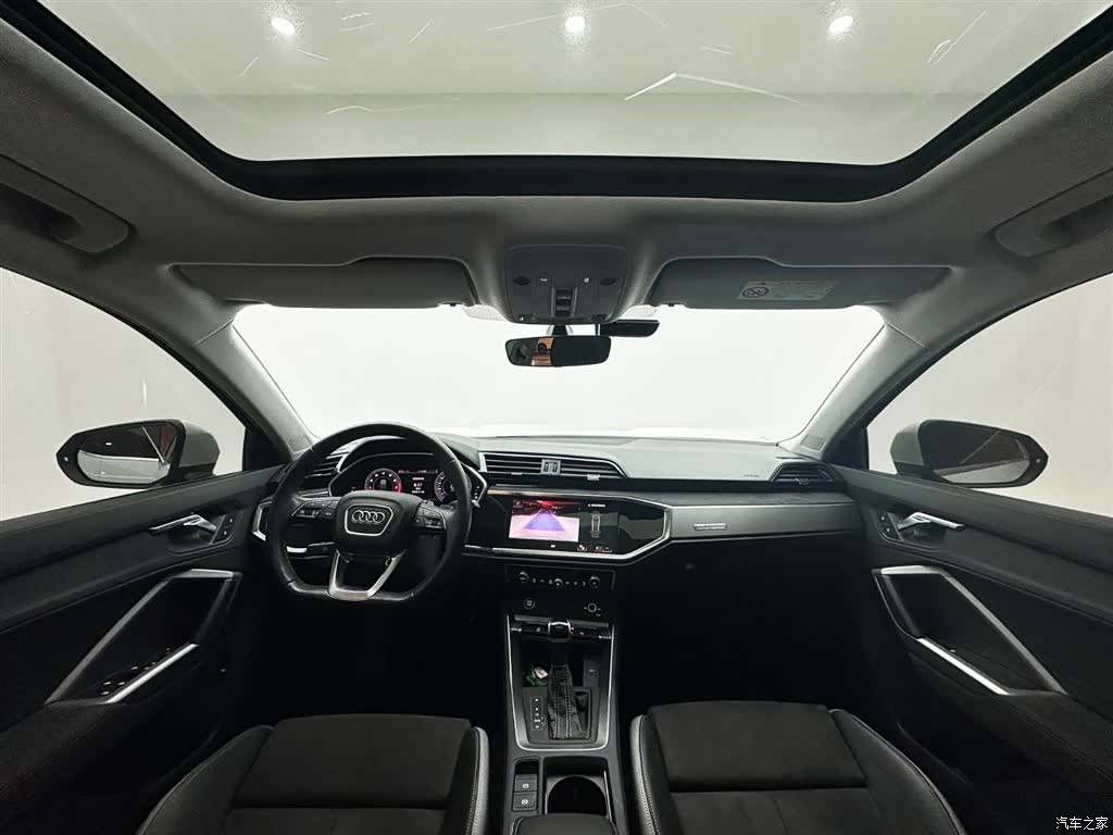 Audi Q3, 2022 10