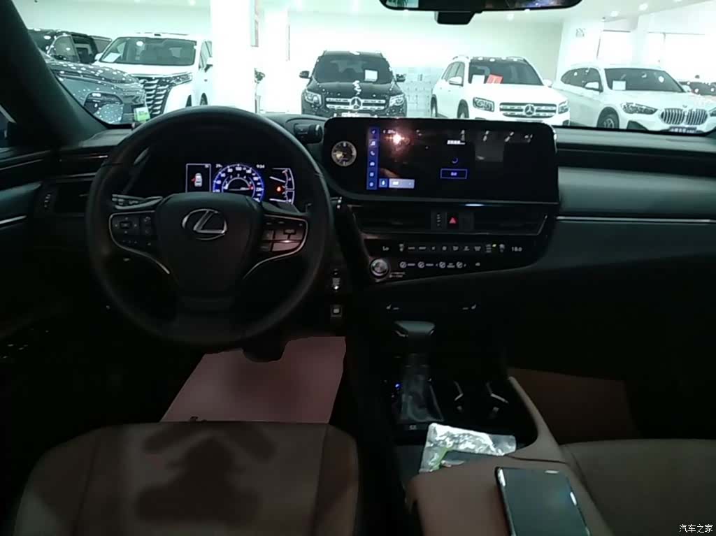 Lexus ES, 2024 10