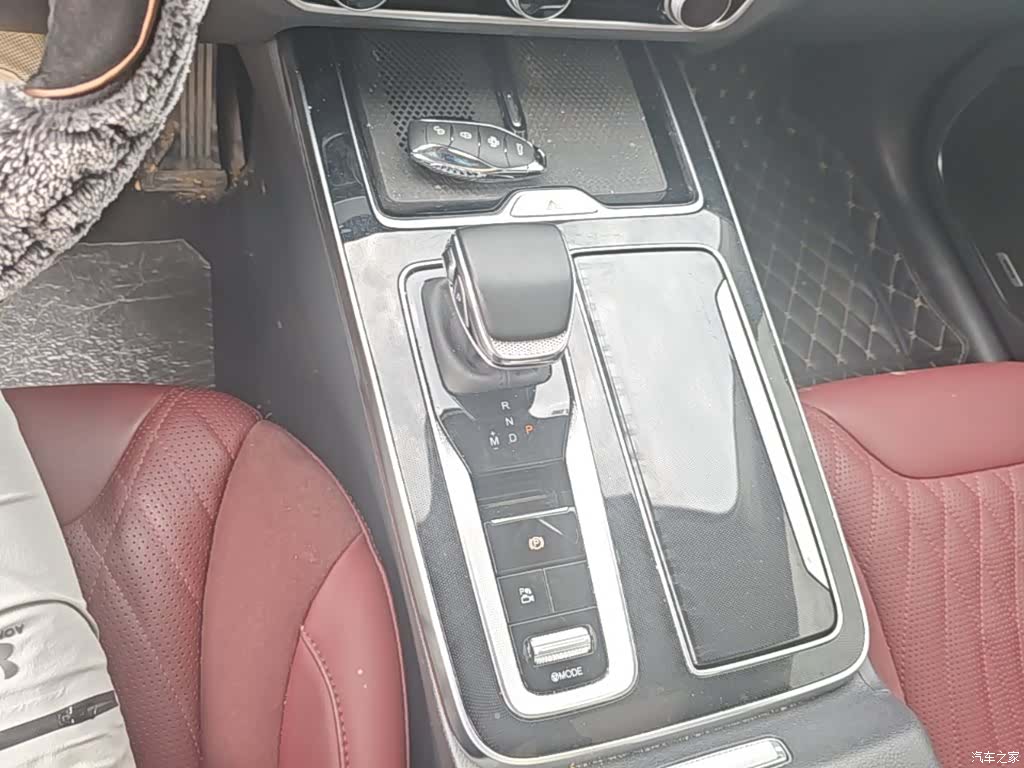 Hongqi HS5, 2024 14
