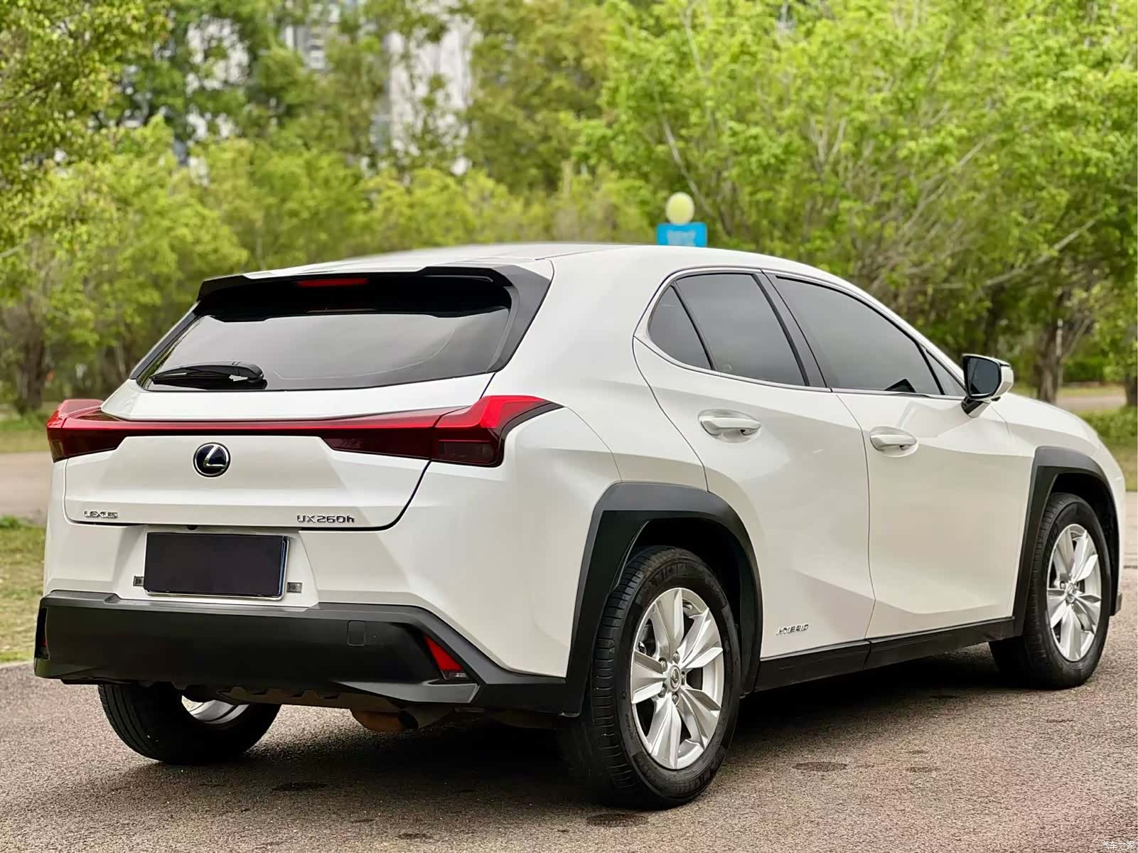 Lexus UX, 2019 9