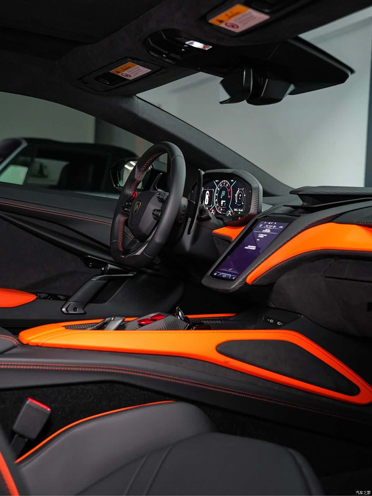 Lamborghini Revuelto, 2025 21
