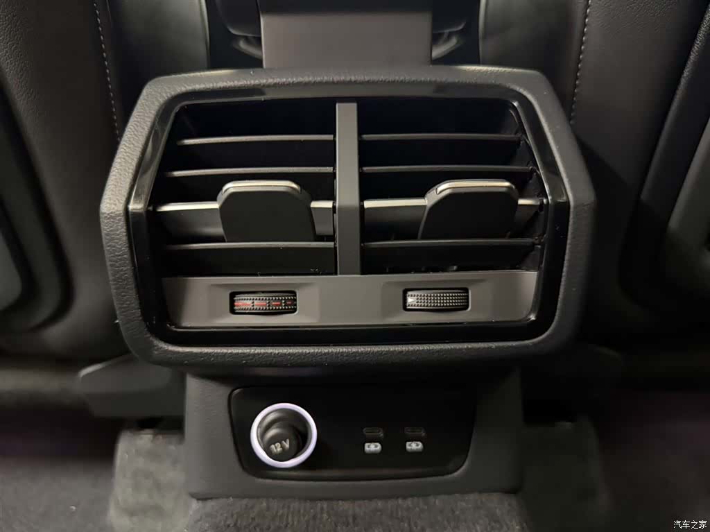 Audi Q3, 2023 19