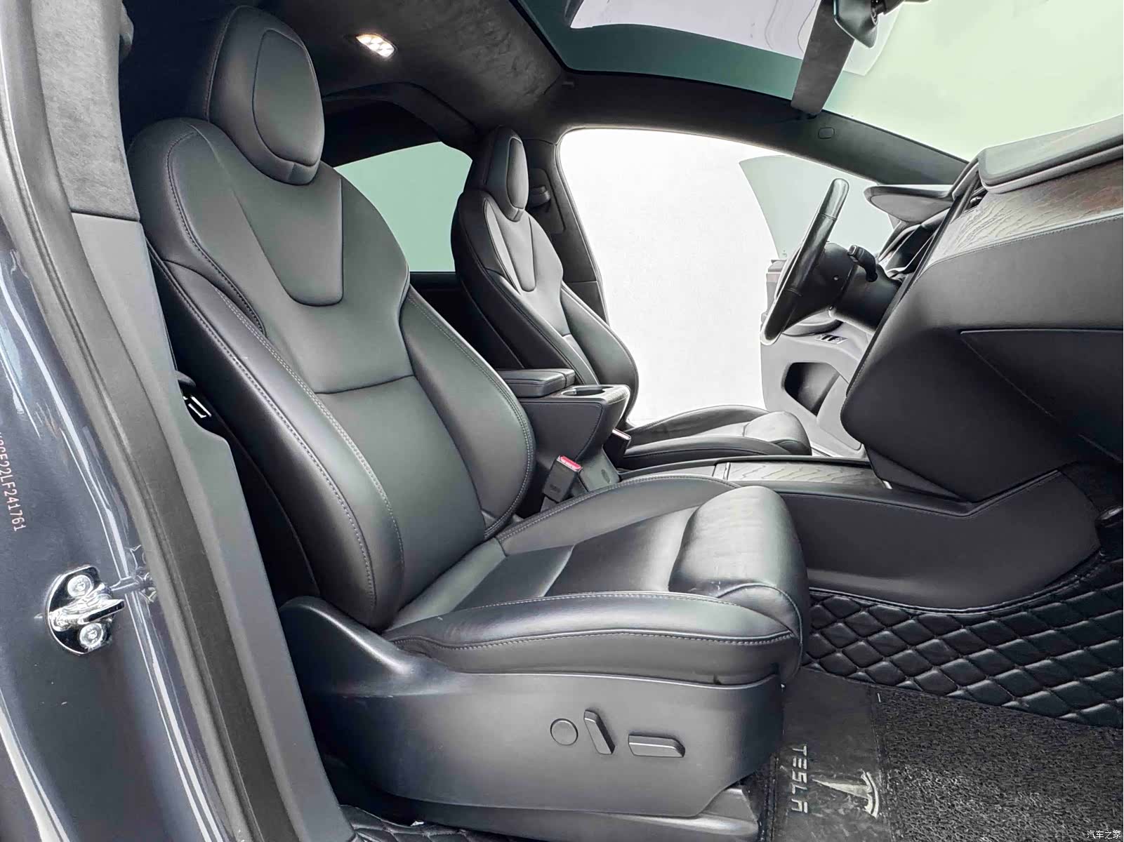 Tesla Model X, 2020 15