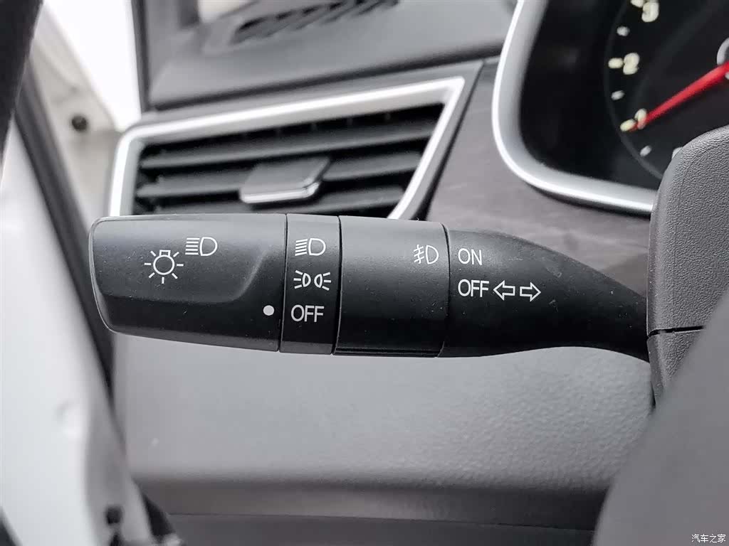 Wuling 310, 2018 21