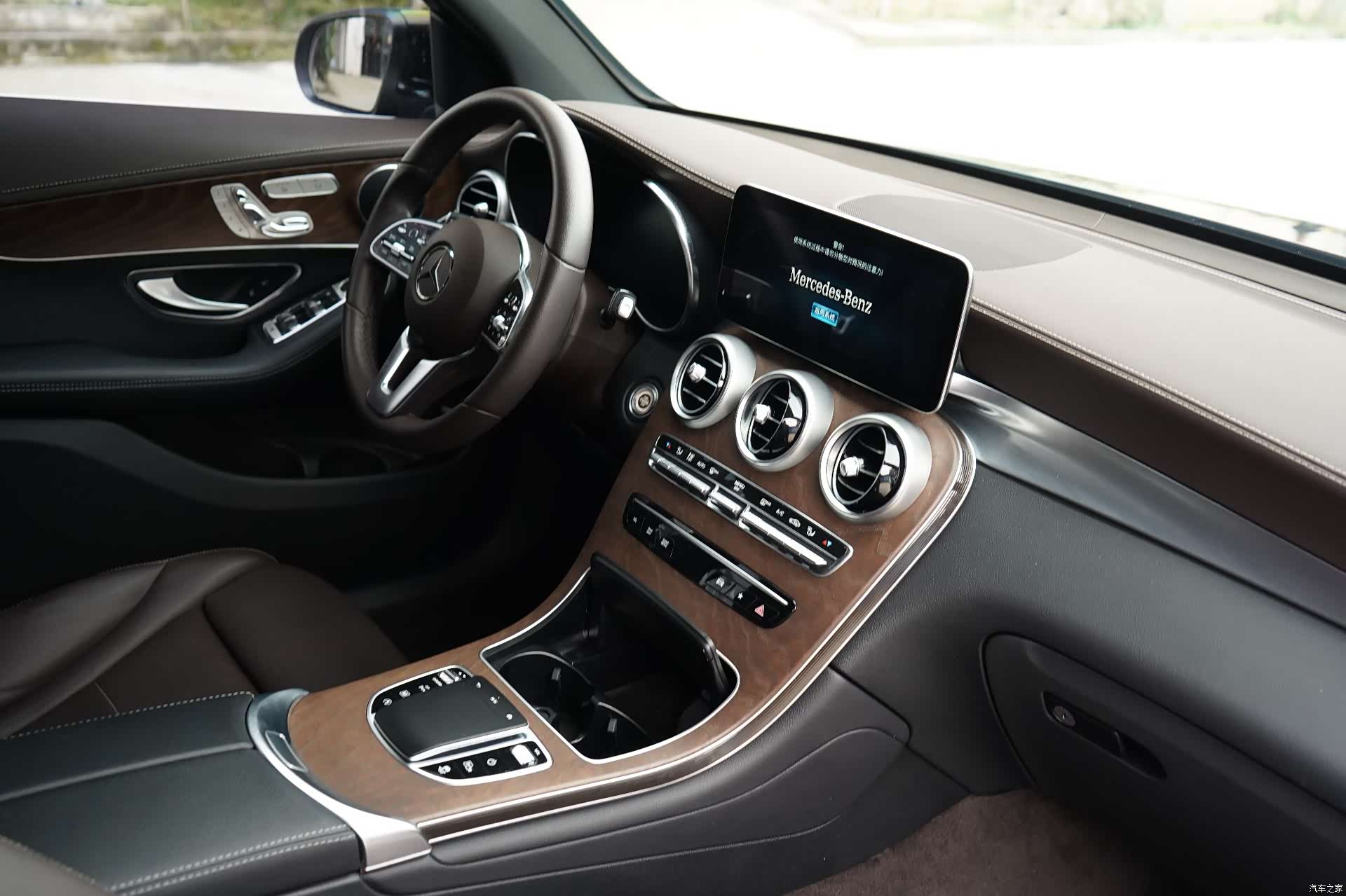 Mercedes-Benz GLC, 2022 13