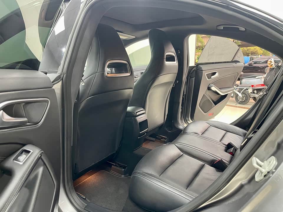 Mercedes-Benz CLA