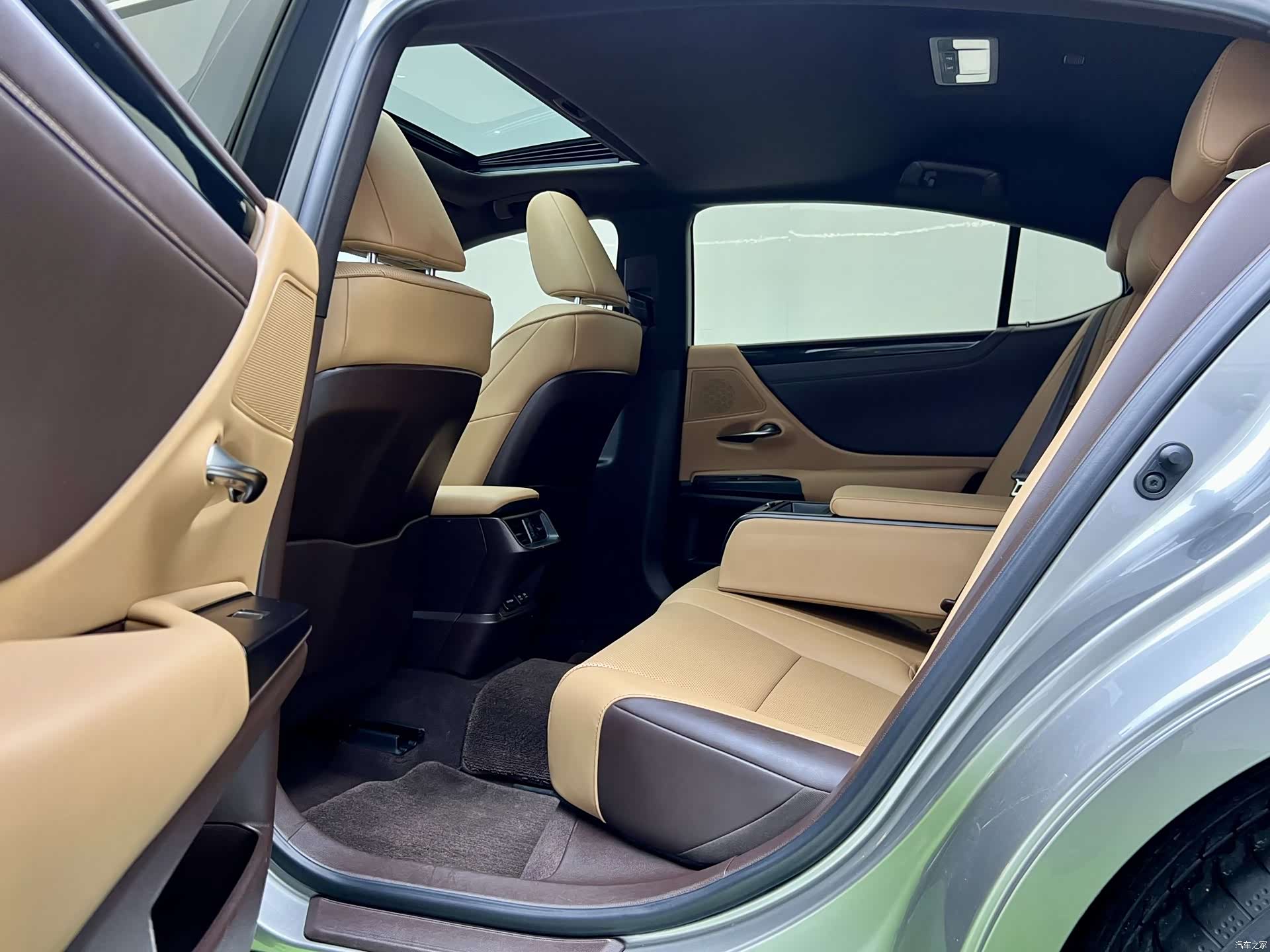 Lexus ES, 2021 6