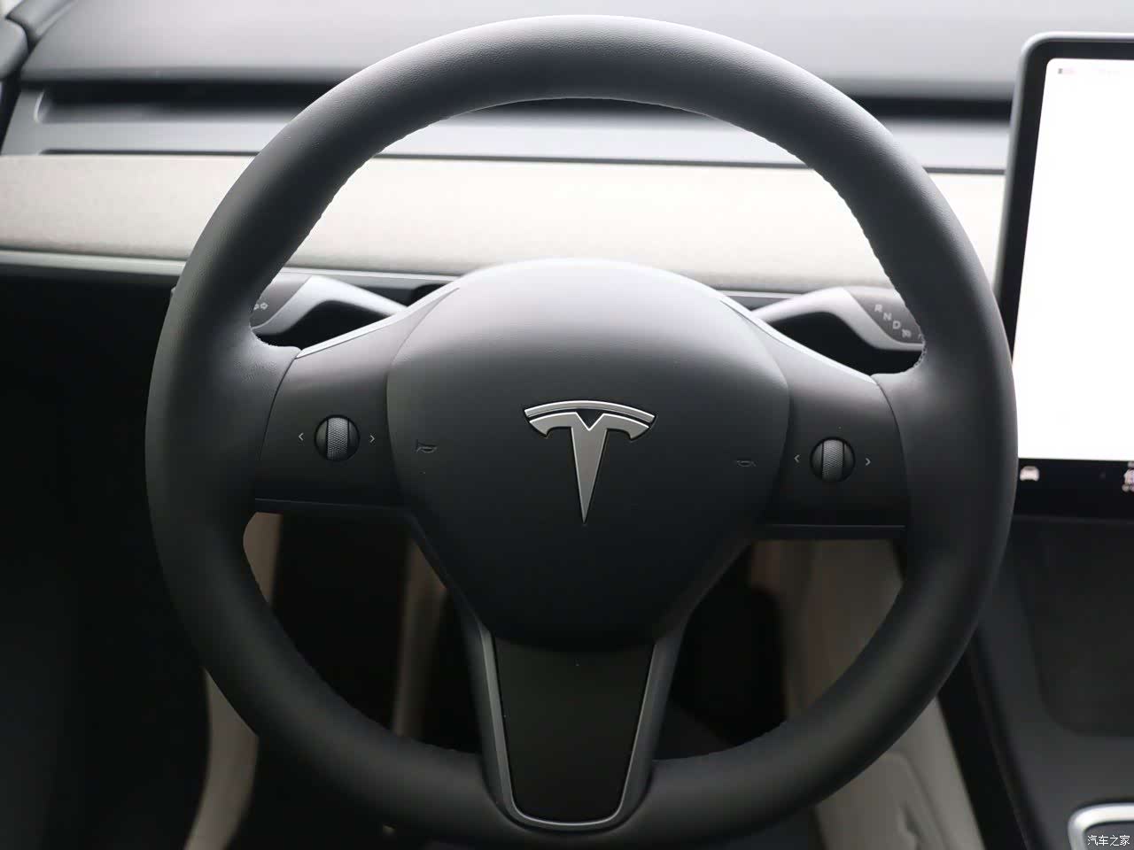 Tesla Model Y, 2024 6
