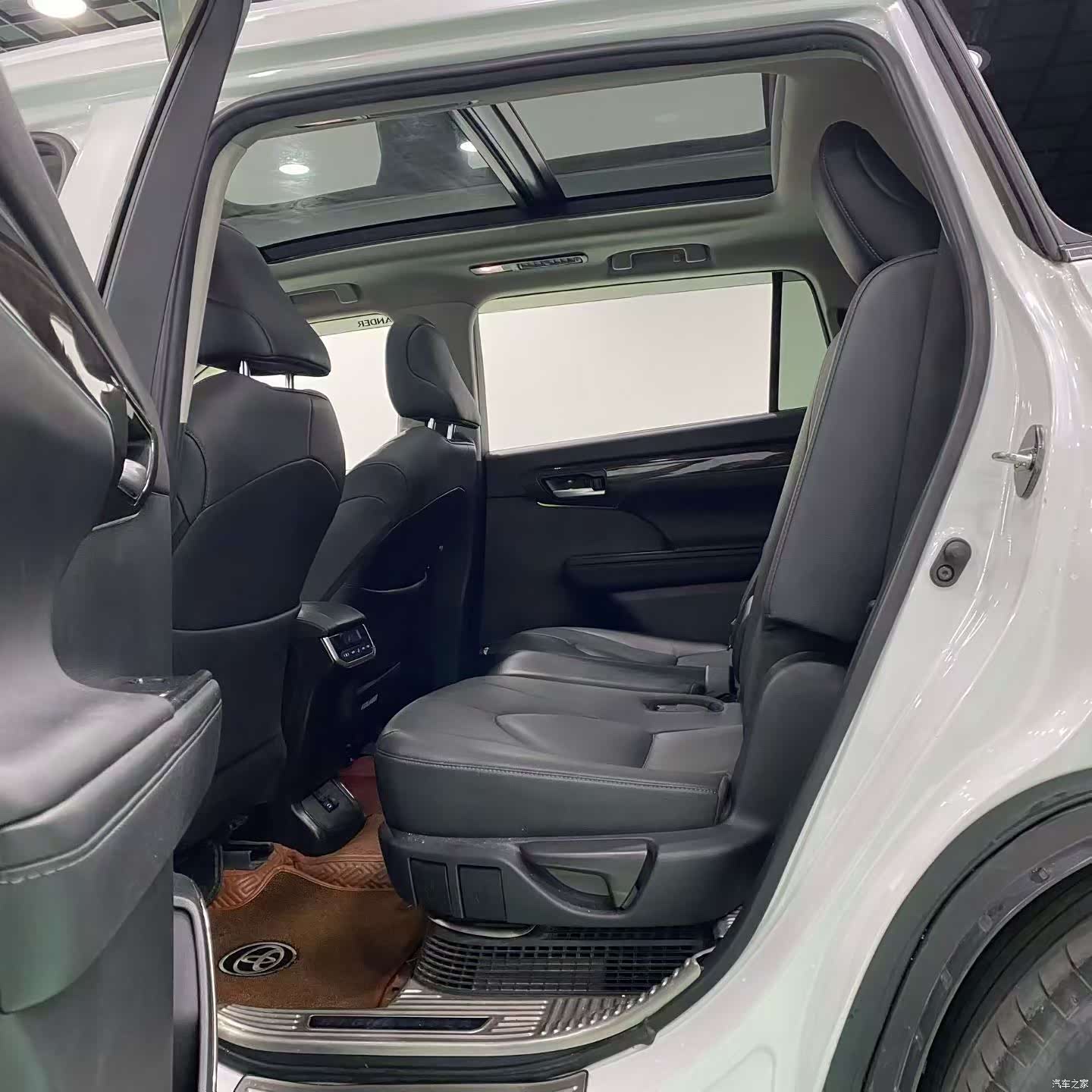 Toyota Highlander, 2021 все фото