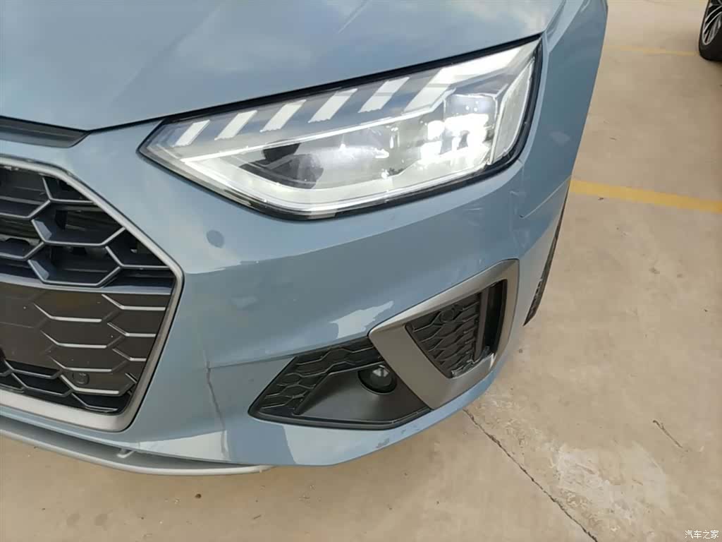 Audi A4L, 2023 24