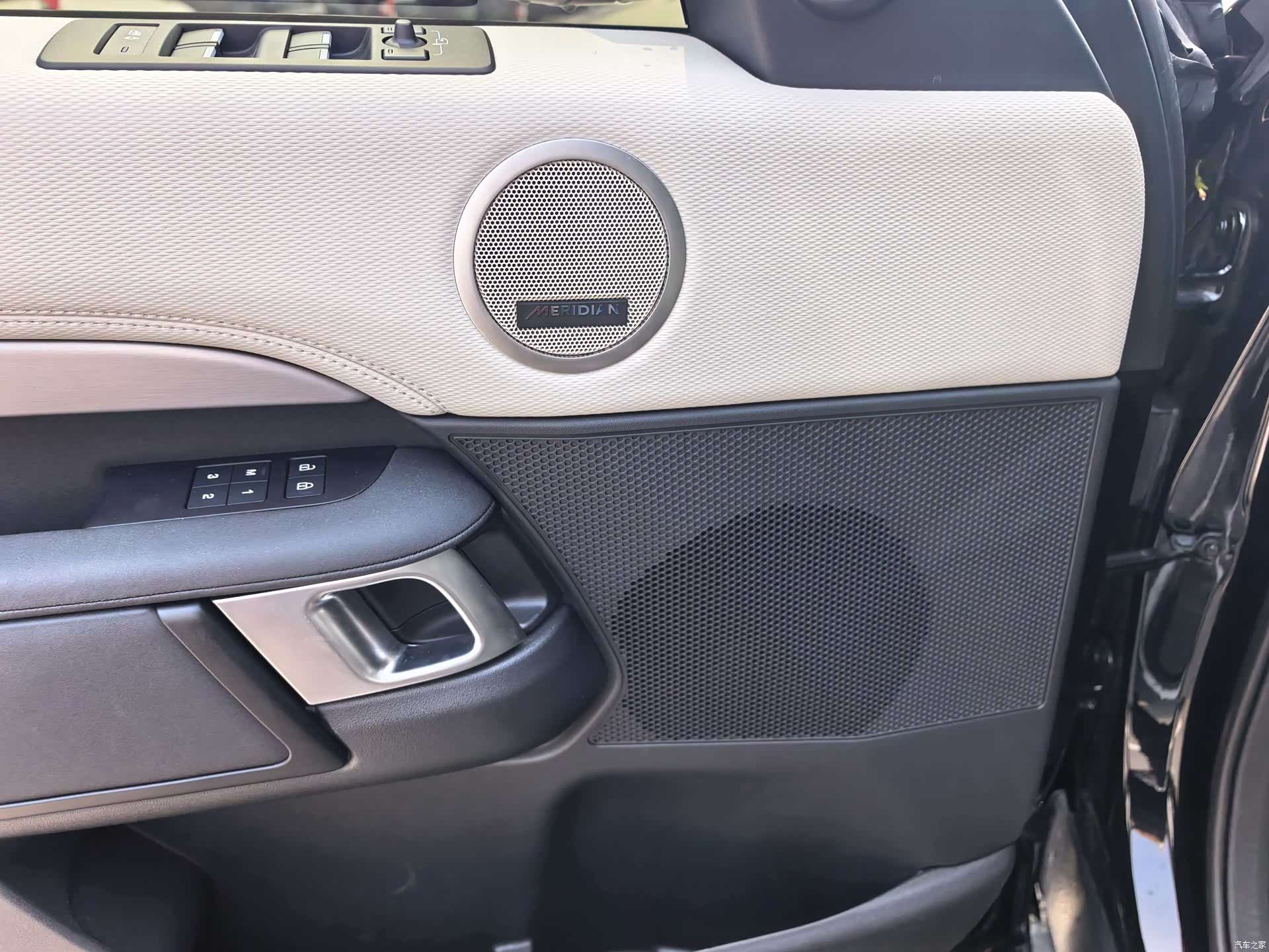 Land Rover Discovery, 2024 9