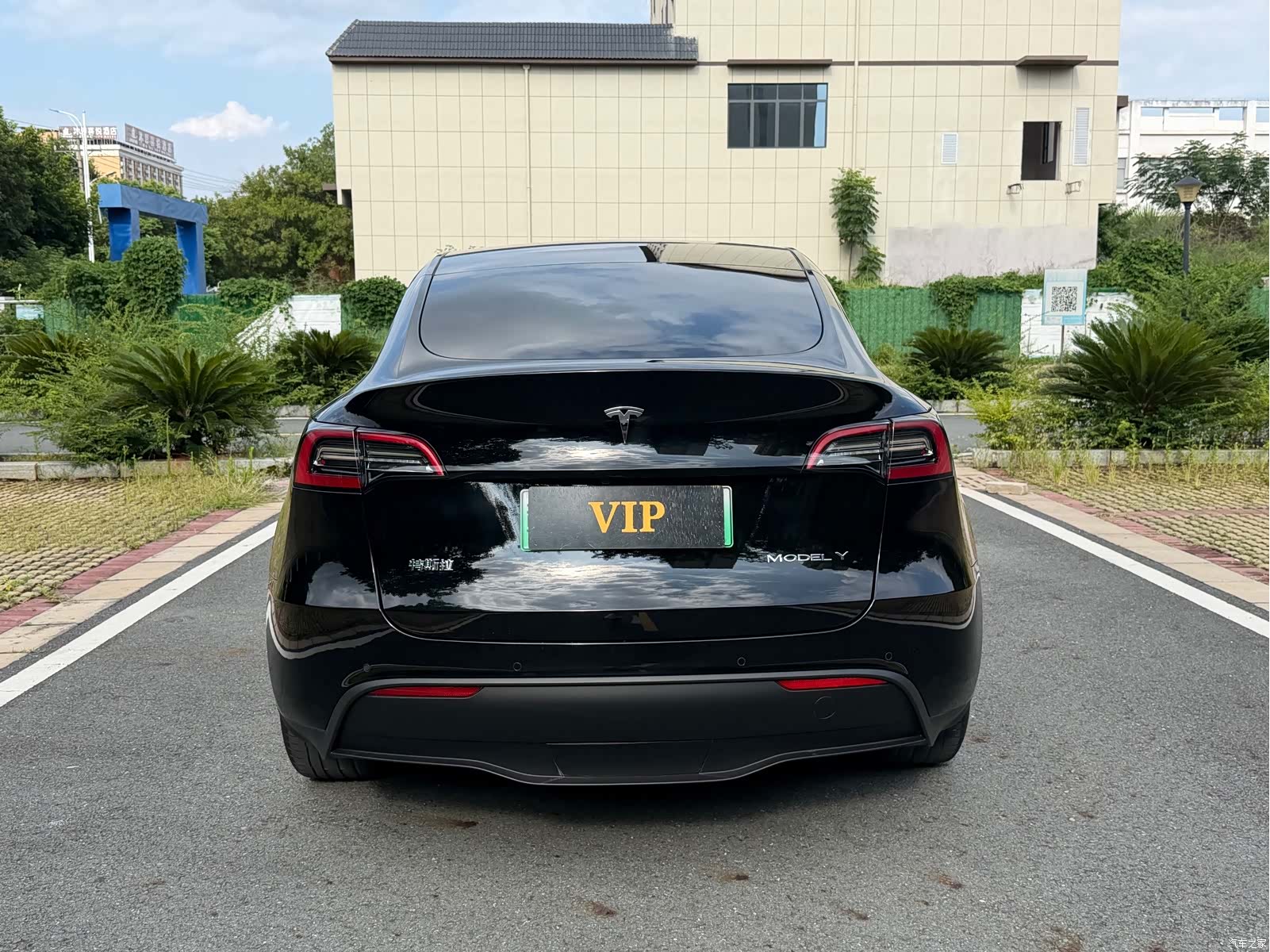 Tesla Model Y, 2023 8
