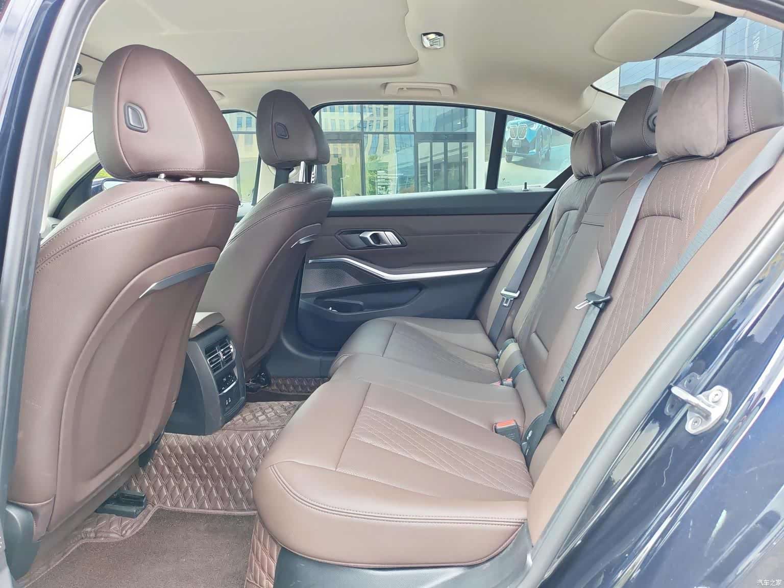 BMW 3 Series, 2024 10