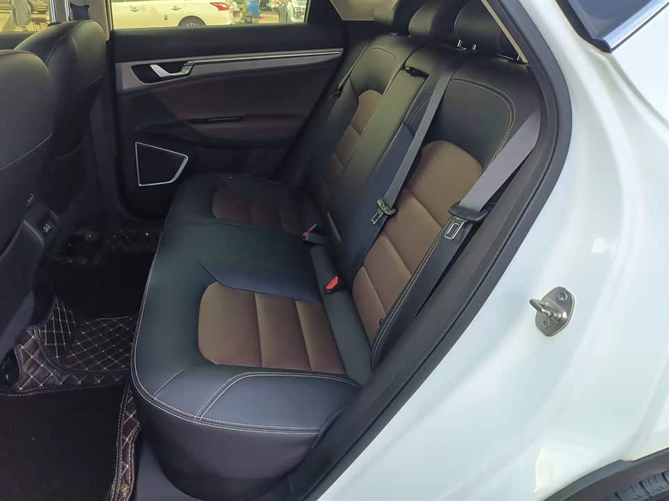 Geely Emgrand GS