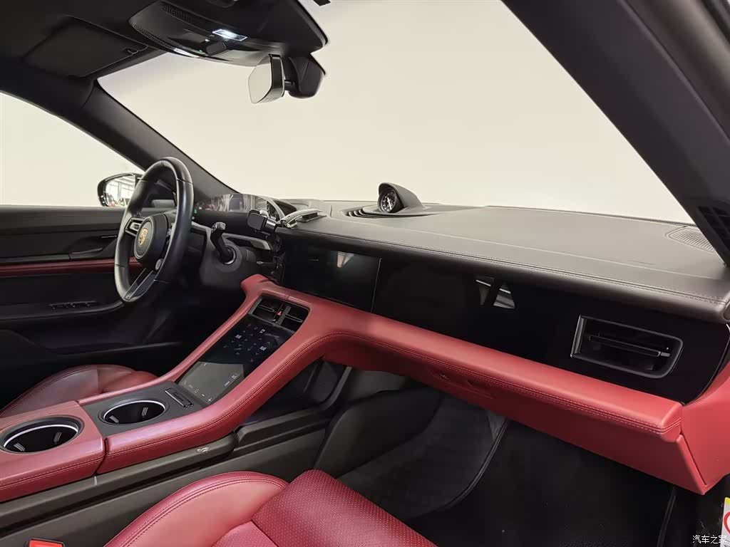 Porsche Taycan, 2024 11