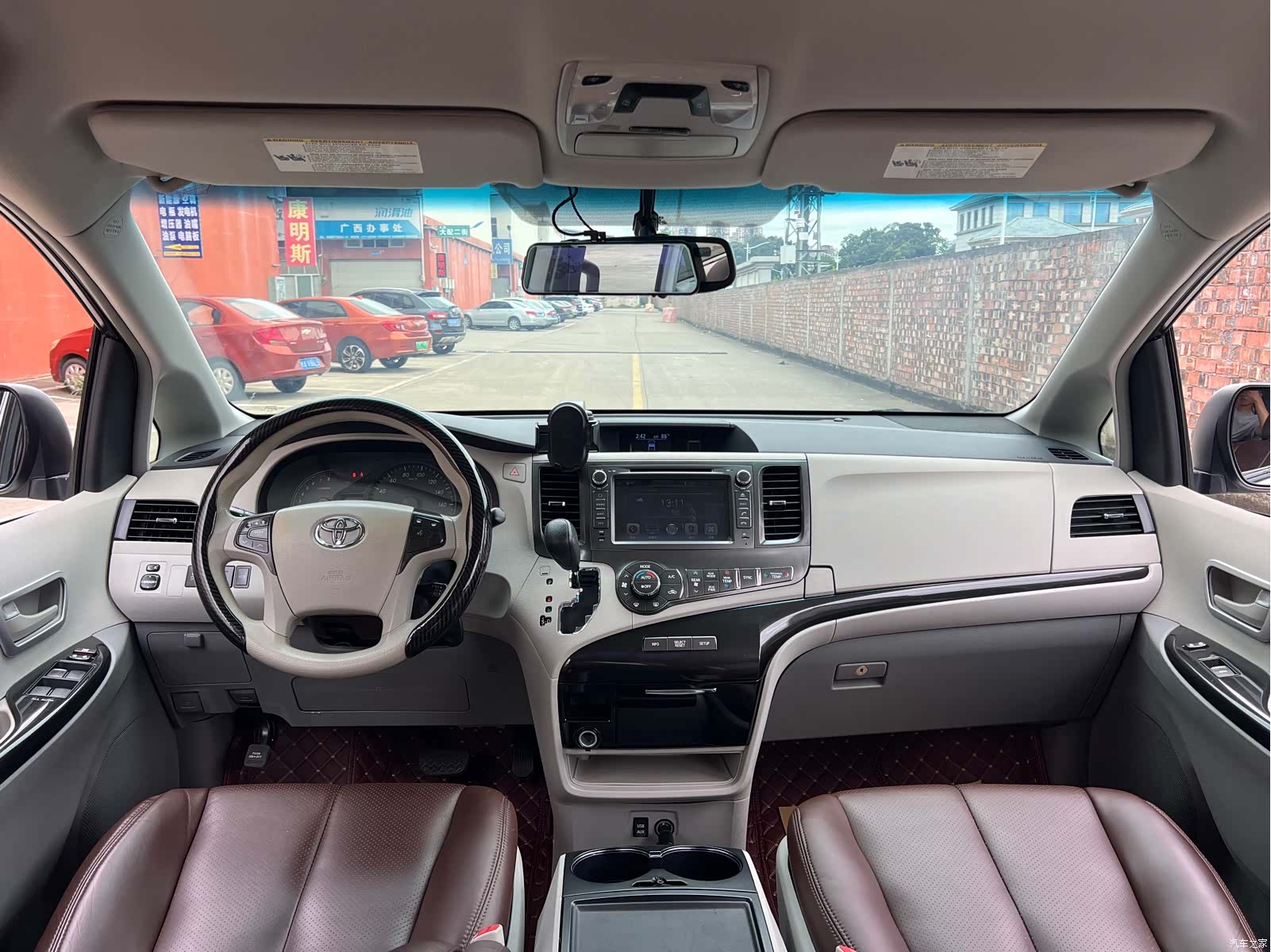 Toyota Sienna, 2016 17