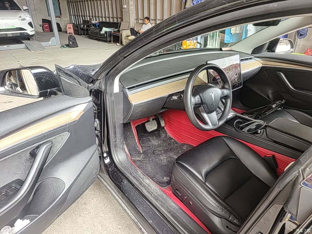 Tesla Model 3, 2023 16