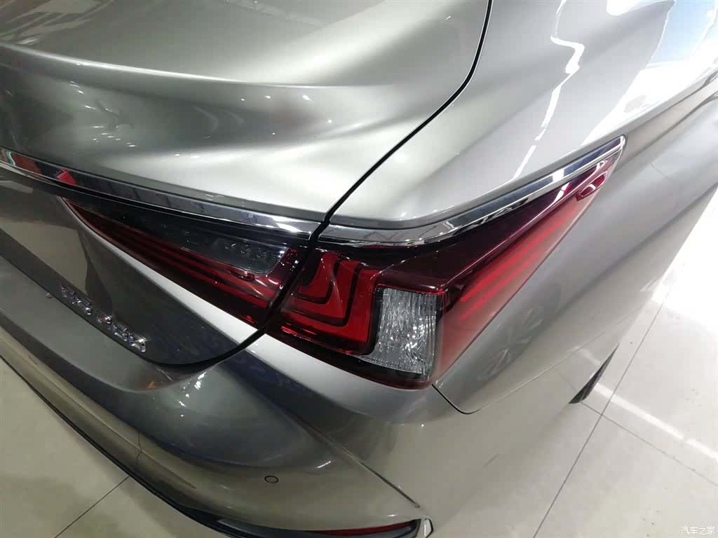 Lexus ES, 2022 8