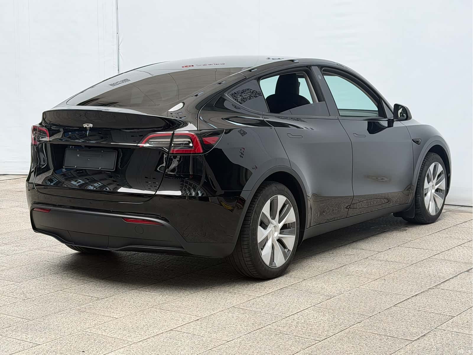 Tesla Model Y, 2023 18