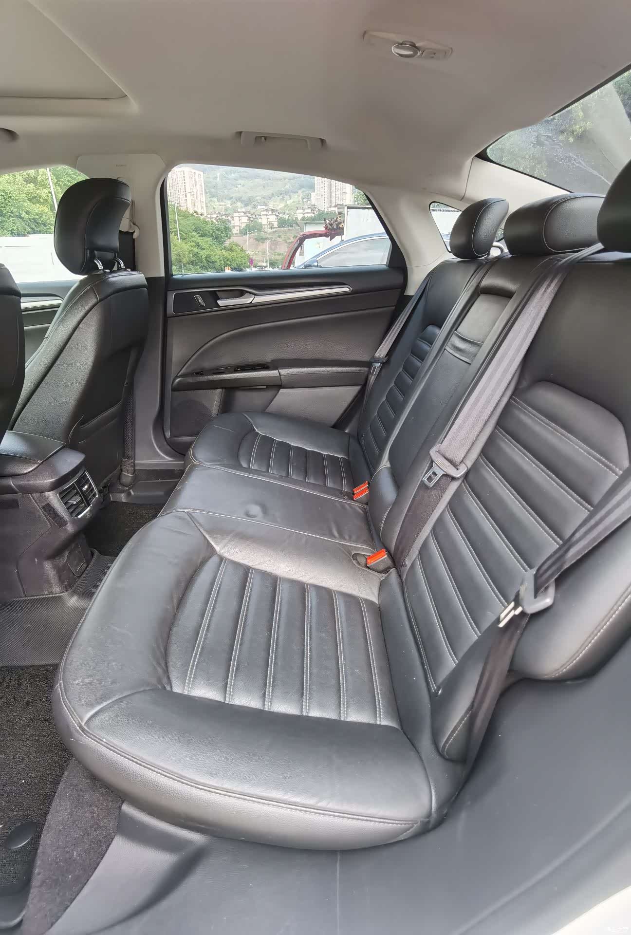 Ford Mondeo, 2016 12