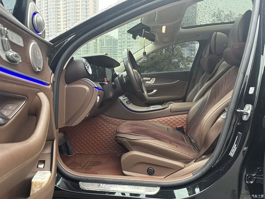 Mercedes-Benz E-Class, 2023 18