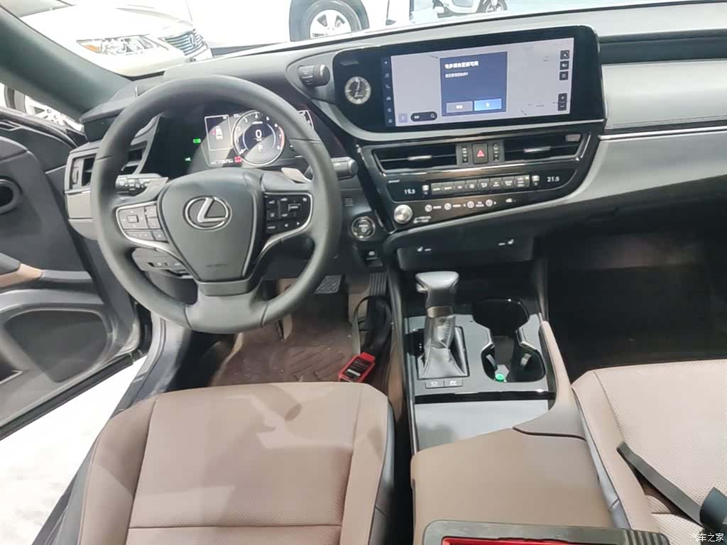 Lexus ES, 2024 14