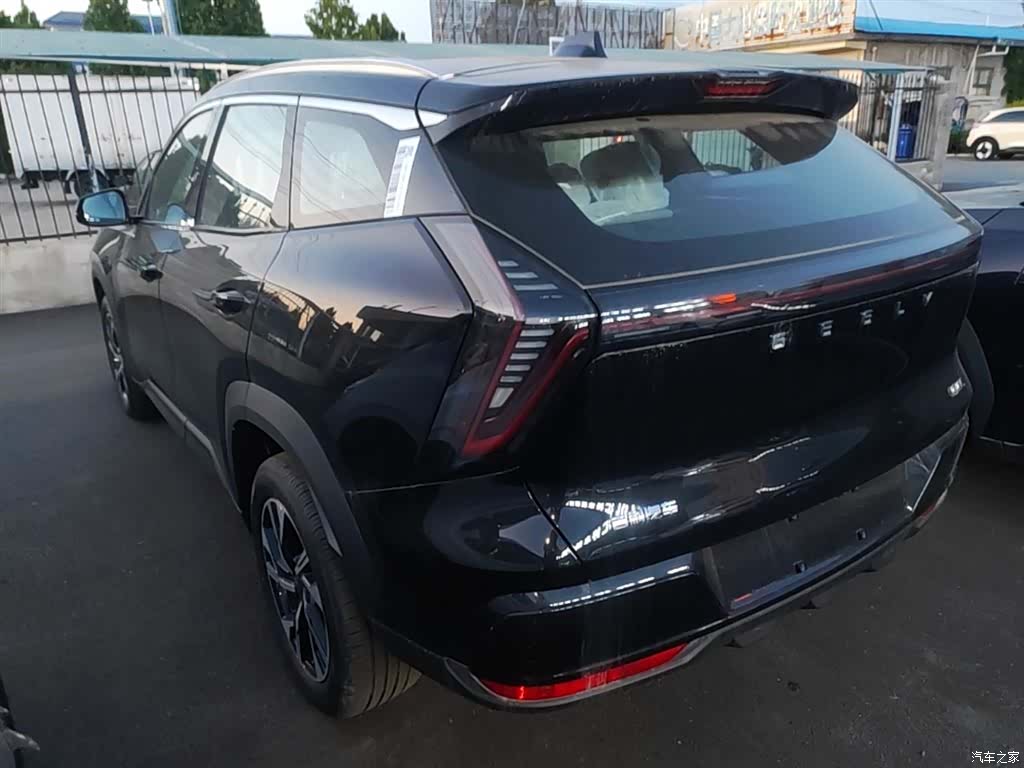 Geely Boyue, 2026 все фото