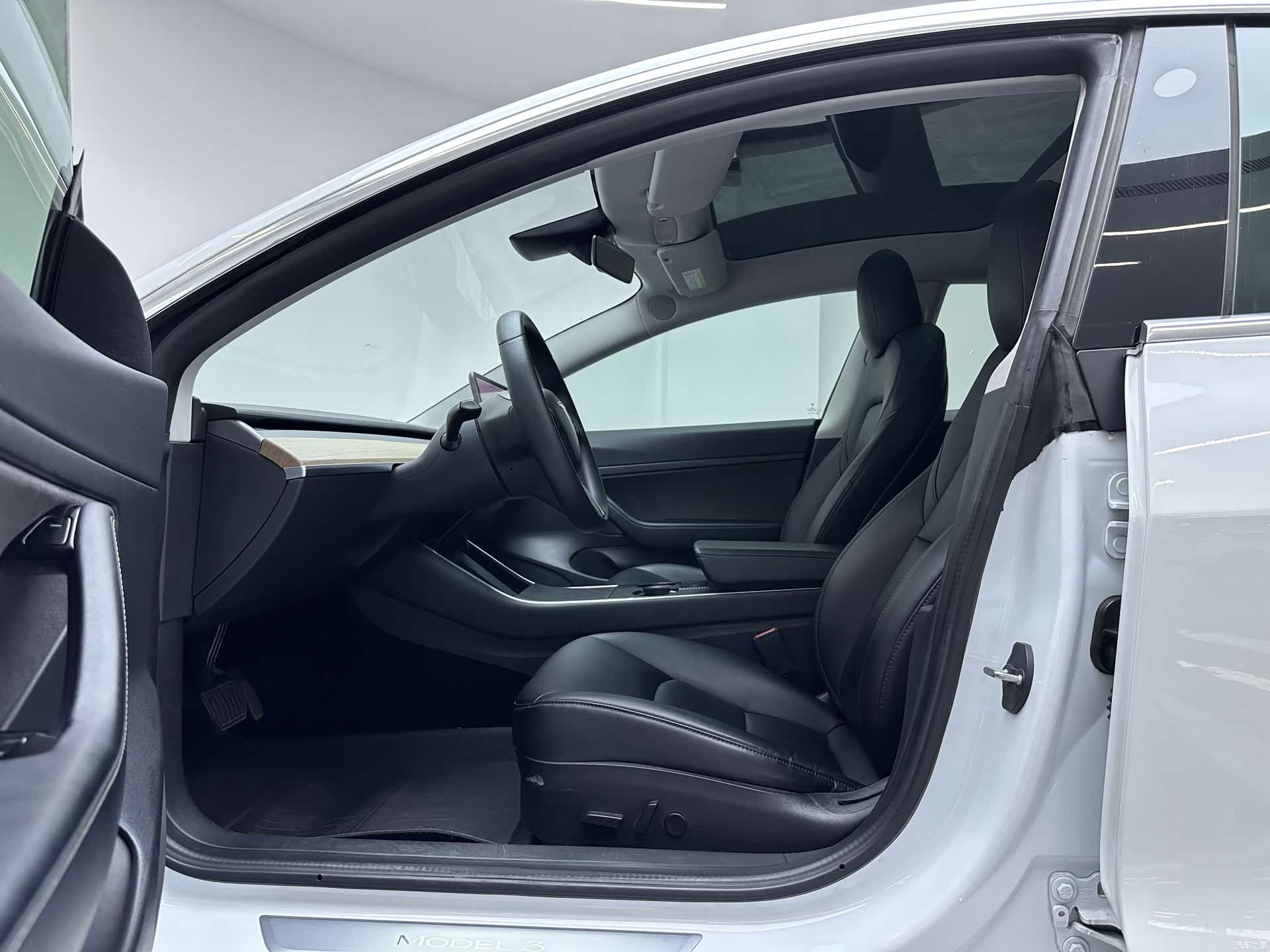 Tesla Model 3, 2020 15