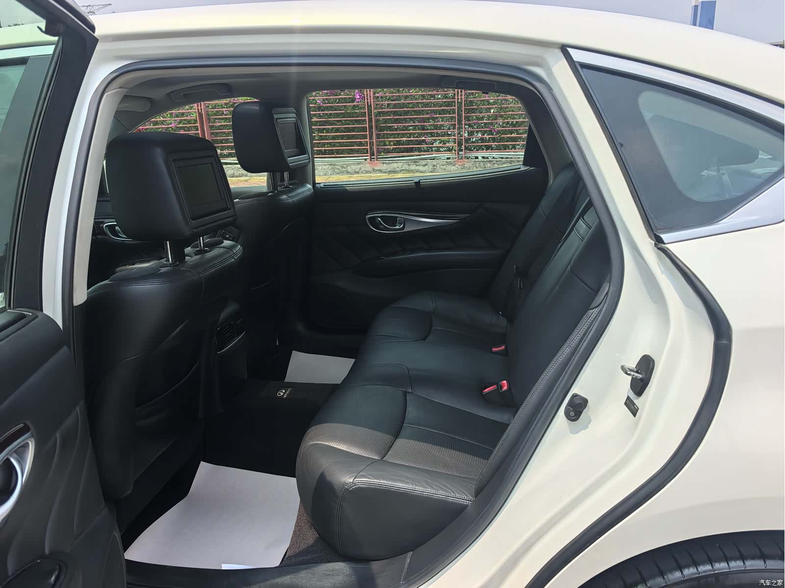 Infiniti Q70, 2013 все фото