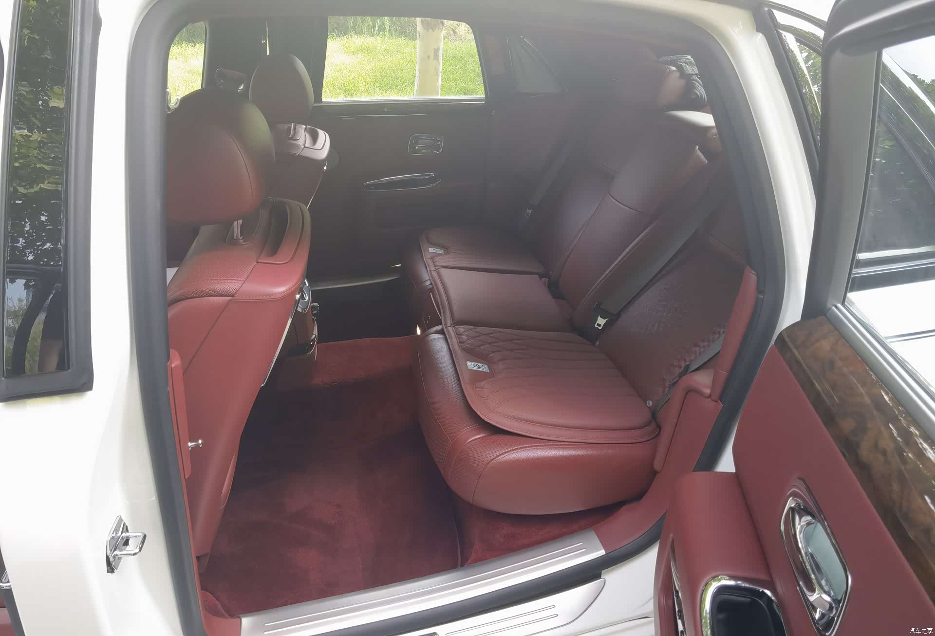 Rolls-Royce Ghost, 2017 10