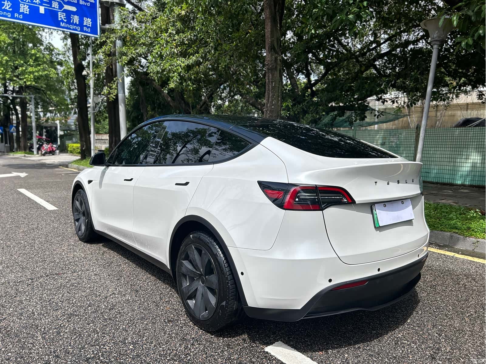 Tesla Model Y, 2022 6
