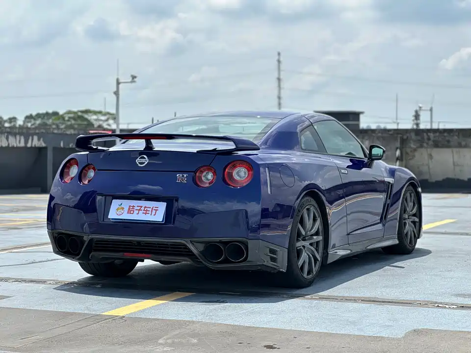 Nissan GT-R