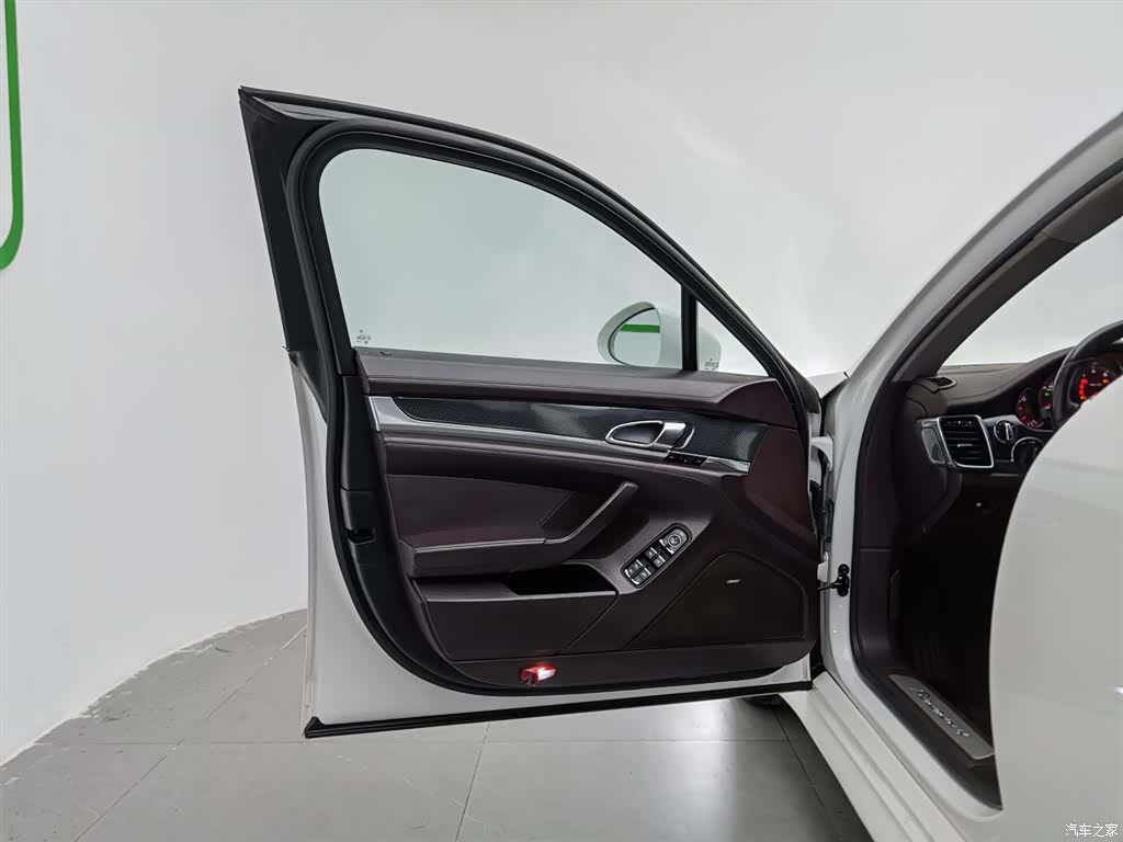 Porsche Panamera, 2011 8