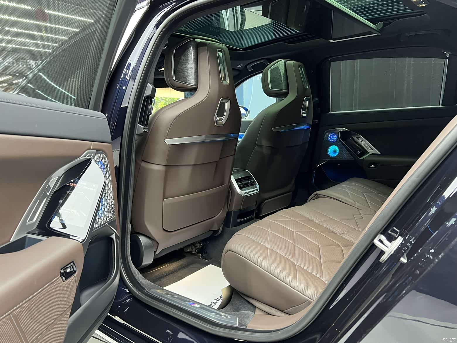BMW 7 Series, 2024 12