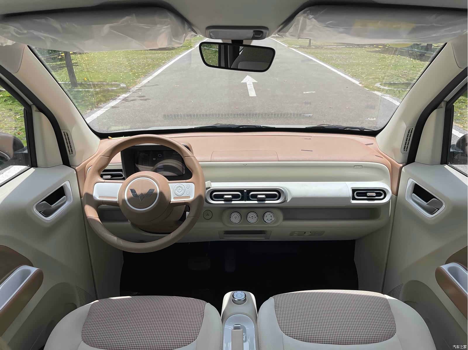 Wuling MINIEV, 2026 13