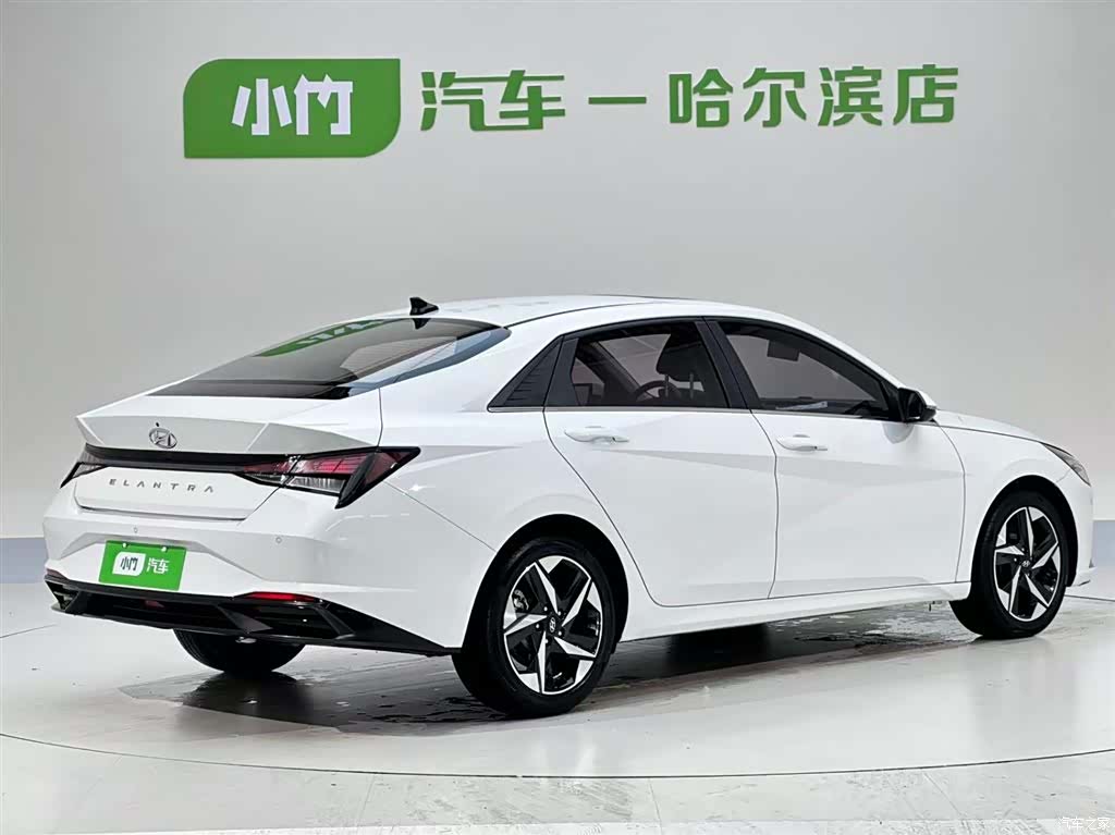 Hyundai Elantra, 2022 2