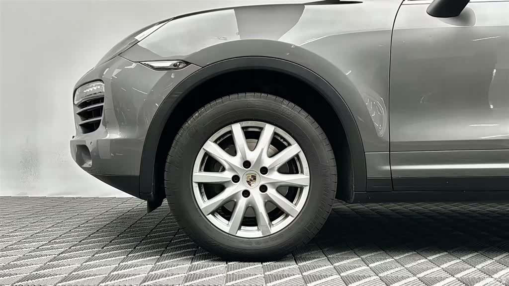 Porsche Cayenne, 2012 7