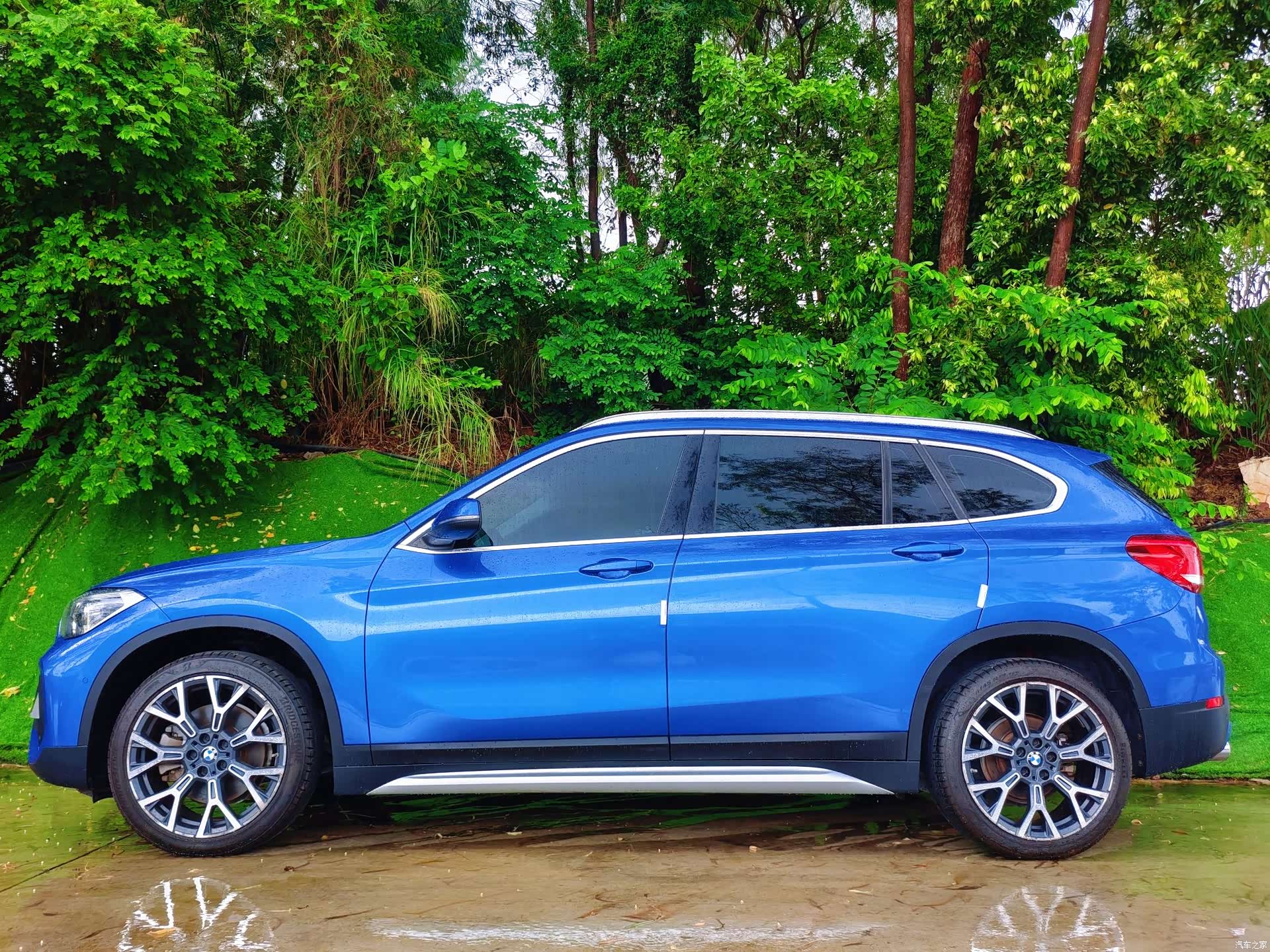 BMW X1, 2020 все фото