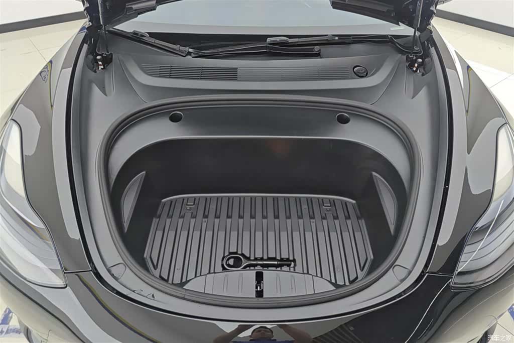 Tesla Model 3, 2023 10