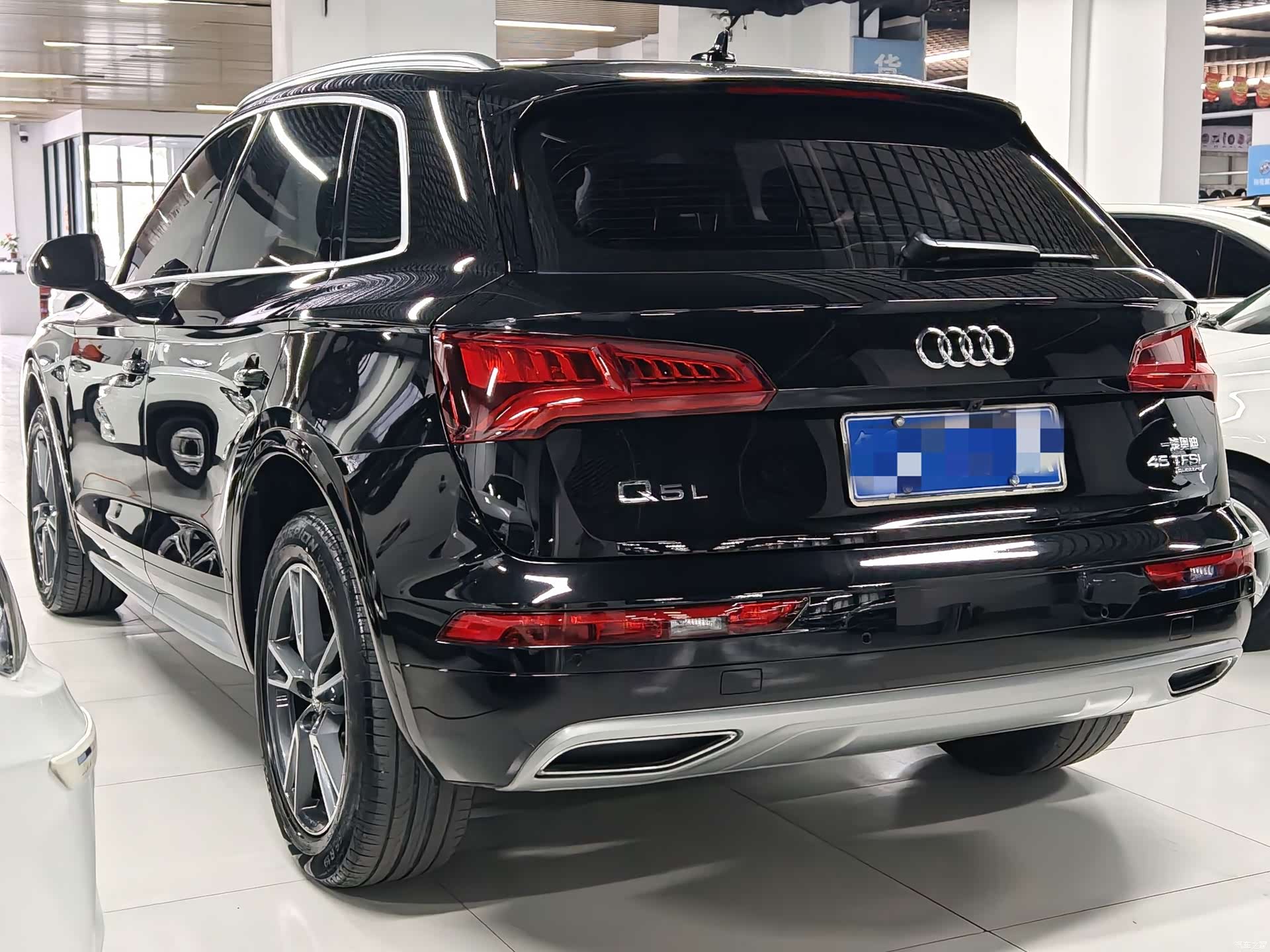 Audi Q5L, 2021 4