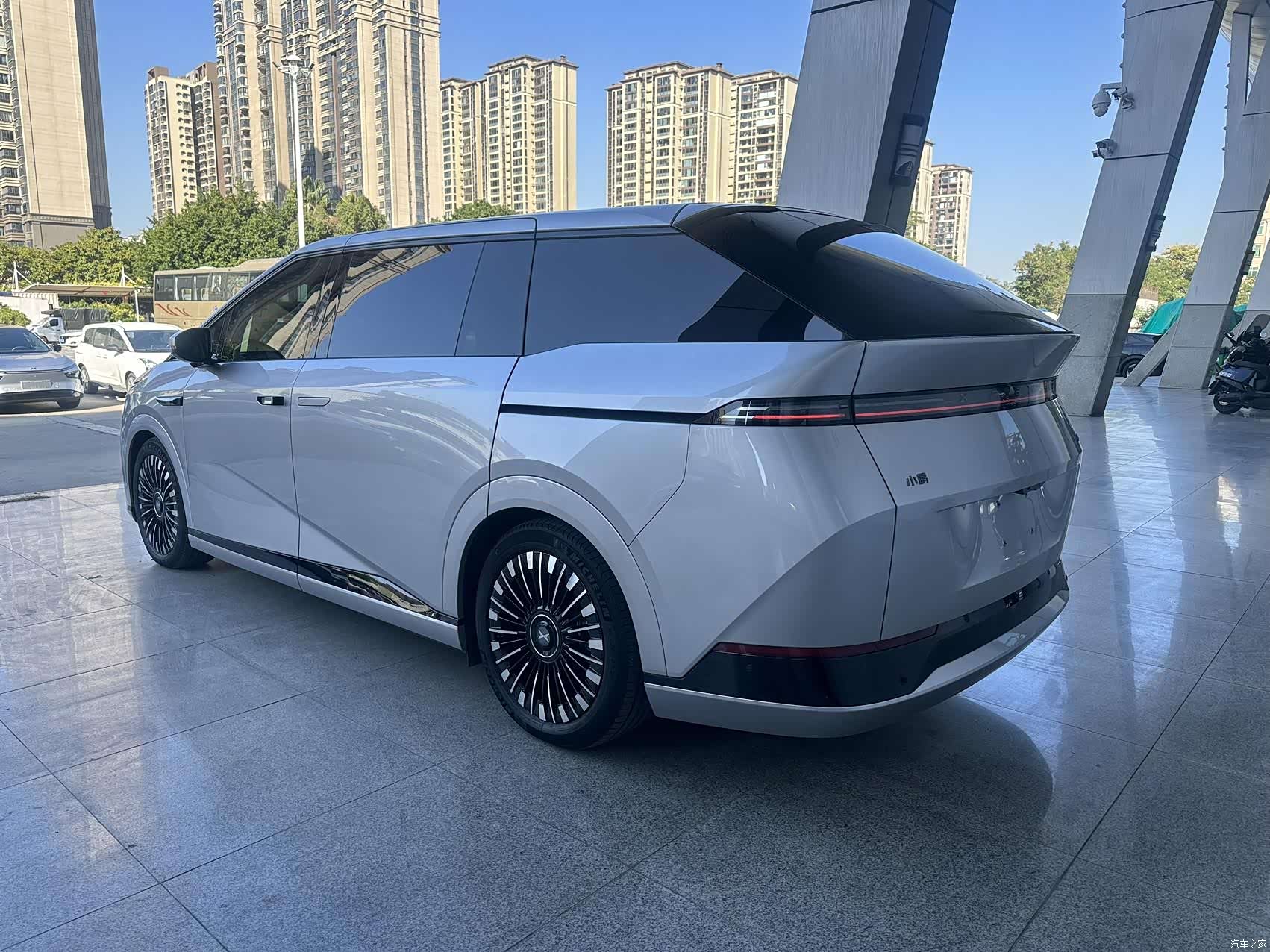 Xpeng X9, 2025 7