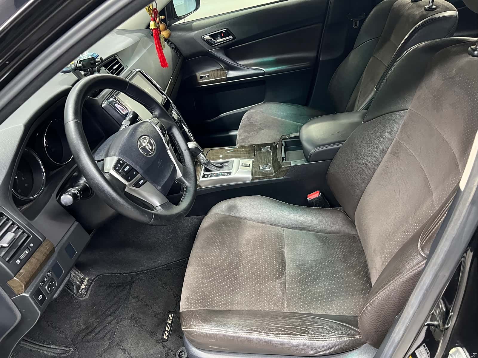 Toyota 2.5V, 2016 4
